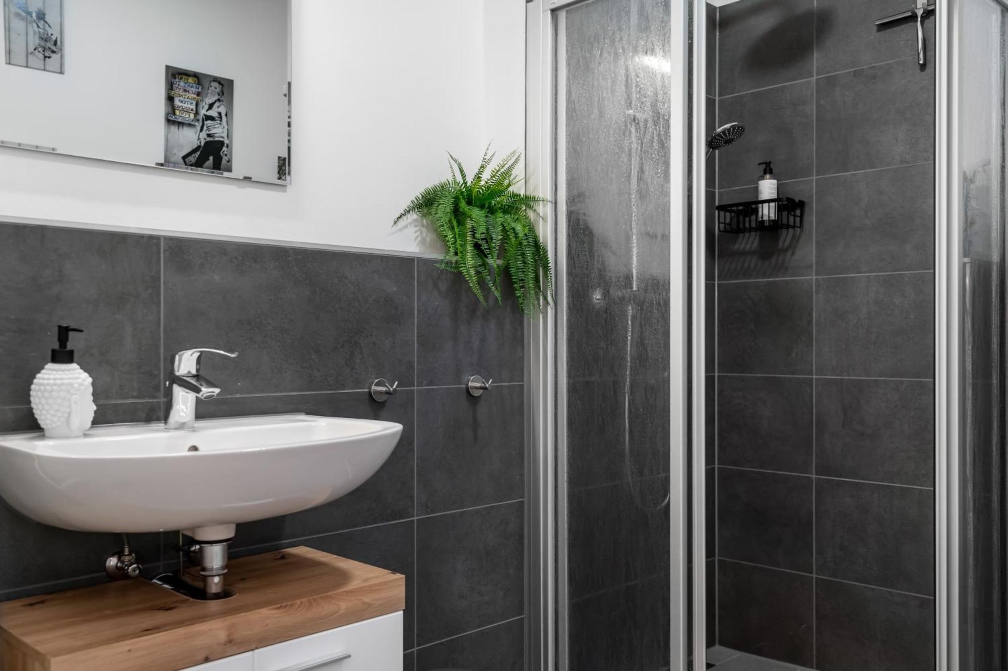 슈코이디츠 Design Luxus, Vollausstattung, Neubau, 30Min Hbf Leipzig 8, Naehe Flughfaen, Bmw, Dhl, Amazon 아파트 외부 사진